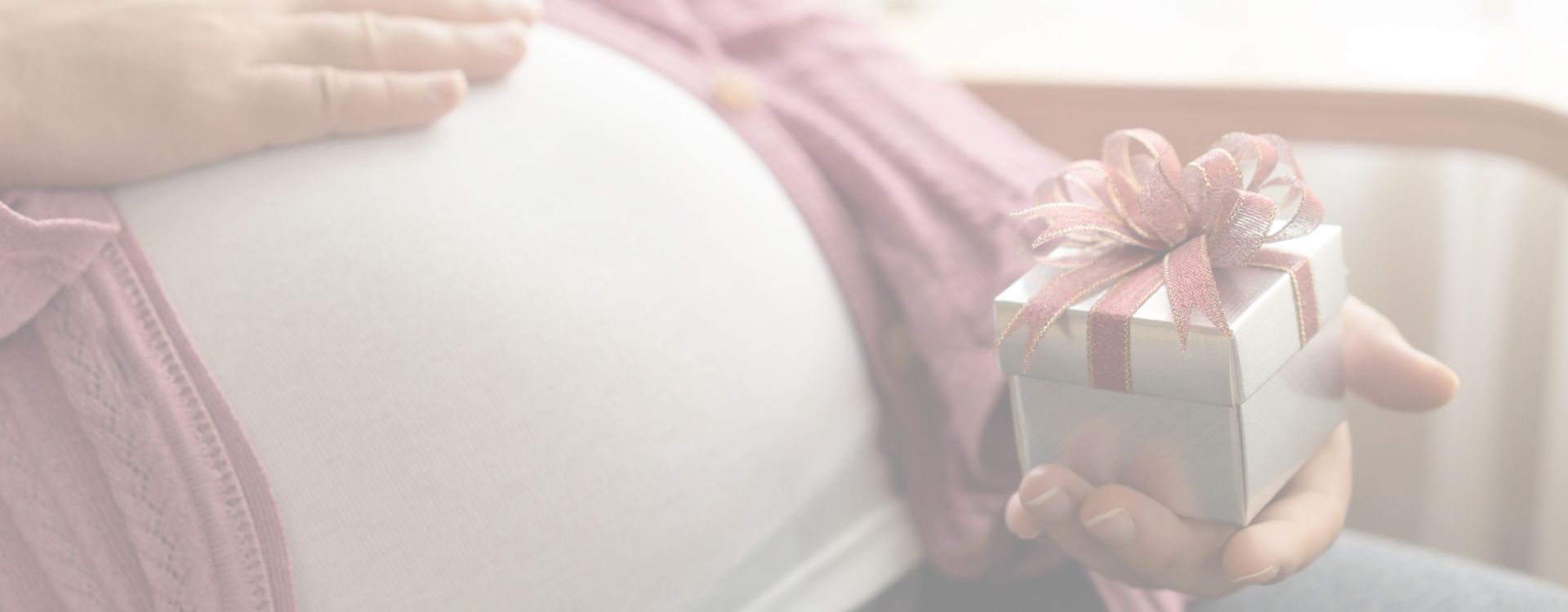 What Gifts Should Pregnant Women Ask for At Christmas? Article Image