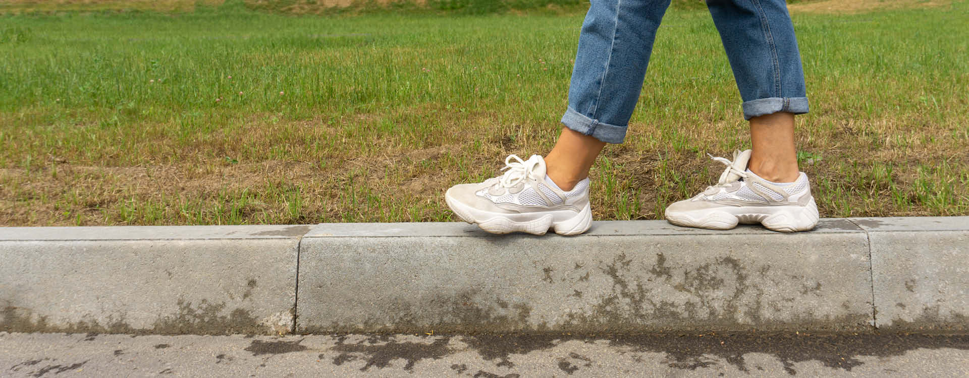 Does Curb Walking Actually Help Induce Labor? Article Image